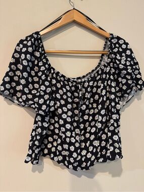 Cath Kidston Black Daisy Crop Top